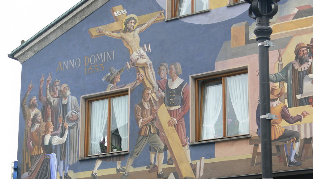 Fresque de la Passion du Christ à Oberammergau Fresque de la Passion du Christ à Oberammergau / ©Andreas Praefcke, CC BY-SA 3.0 Wikimedia Commons